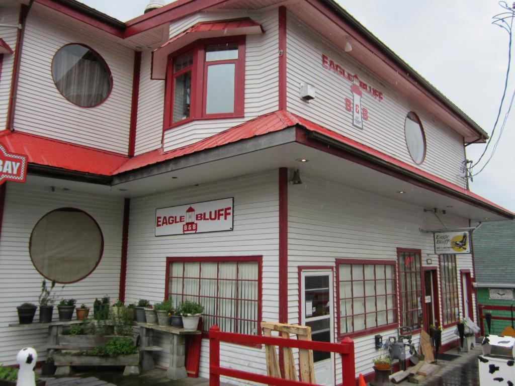 Eagle Bluff Lighthouse Bed & Breakfast プリンスルパート エクステリア 写真